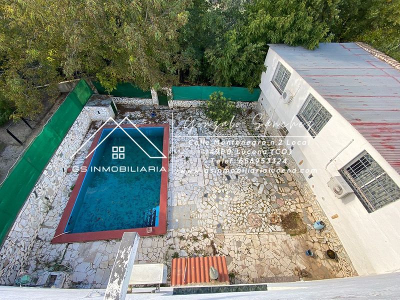 Foto d04c12a0-0eff-42b7-b61f-b5129efb53d0. Edificio in Rute