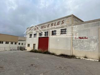 Nau industrial a Poleares