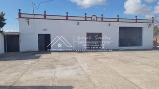 Country house in Navas del Selpillar