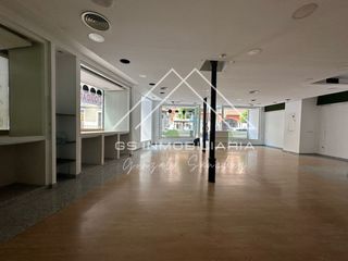 Lloguer Local Comercial a Centro