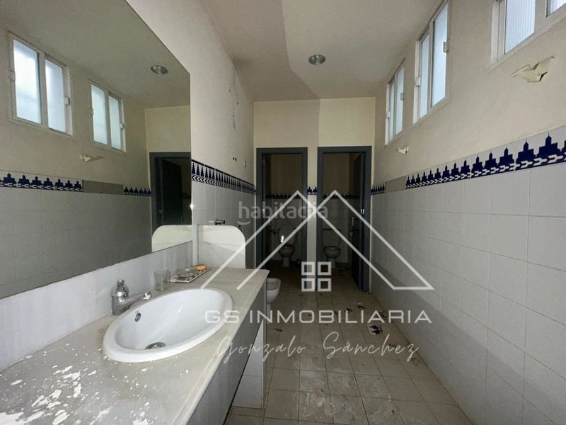 Foto d4208bd8-35d8-4356-83c7-b5bdf2b85bf6. Edifici a Cabra