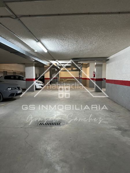 Foto 64c5635d-d877-4891-a9d0-7390c2208568. Aparcament cotxe a Rute