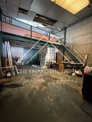 Nau industrial a Poleares