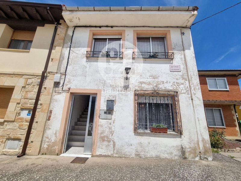 Foto aa45852c-f9be-4f41-9ece-bfc63303d97a. Casa amb calefacció a Arlanzón