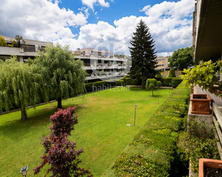 Foto 0f5a3a7d-b399-4e38-8b97-d2830a771eba. Dúplex amb calefacció aparcament piscina a Universidad - Las Huelgas Burgos