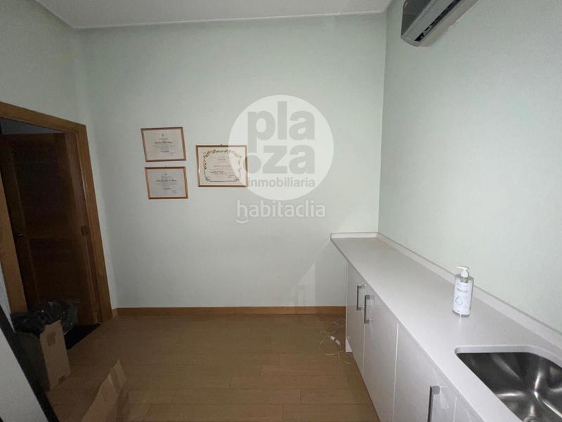 Foto a40908bd-a04a-4007-a91d-7eb2fb2af043. Local comercial a El Carmen - Barrio Gimeno Burgos