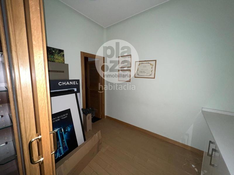 Foto b0078d85-09f7-4ea9-82ac-08b00b9f8179. Local comercial a El Carmen - Barrio Gimeno Burgos