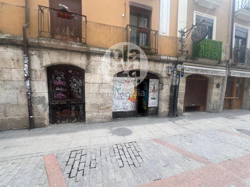 Foto 38211a34-6b52-40ba-bd43-5a510c551f0b. Alquiler local comercial c avellanos en Casco Antiguo Burgos