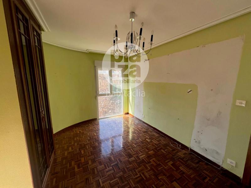 Foto 80a8b1c5-c11a-43fa-80c5-123fb5d65b28. Piso calle trinidad, junto capitanía en Casco Antiguo Burgos