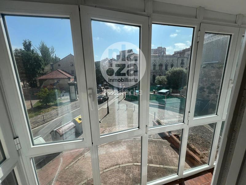 Foto af0f7693-e756-4fc6-9c6a-ec7f2ff542a4. Piso calle trinidad, junto capitanía en Casco Antiguo Burgos