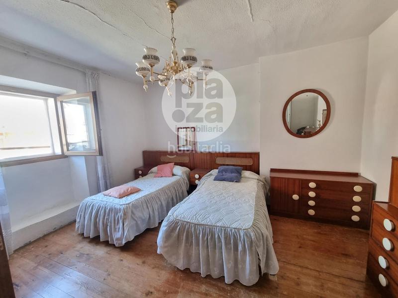 Foto 9cf41448-6570-4837-b8d2-8559c0693ef7. Casa amb calefacció a Villafría - La Ventilla - Castañares Burgos