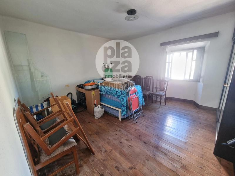 Foto b2ecb76b-86a9-4c6f-97fc-2349f4f1a676. Casa amb calefacció a Villafría - La Ventilla - Castañares Burgos