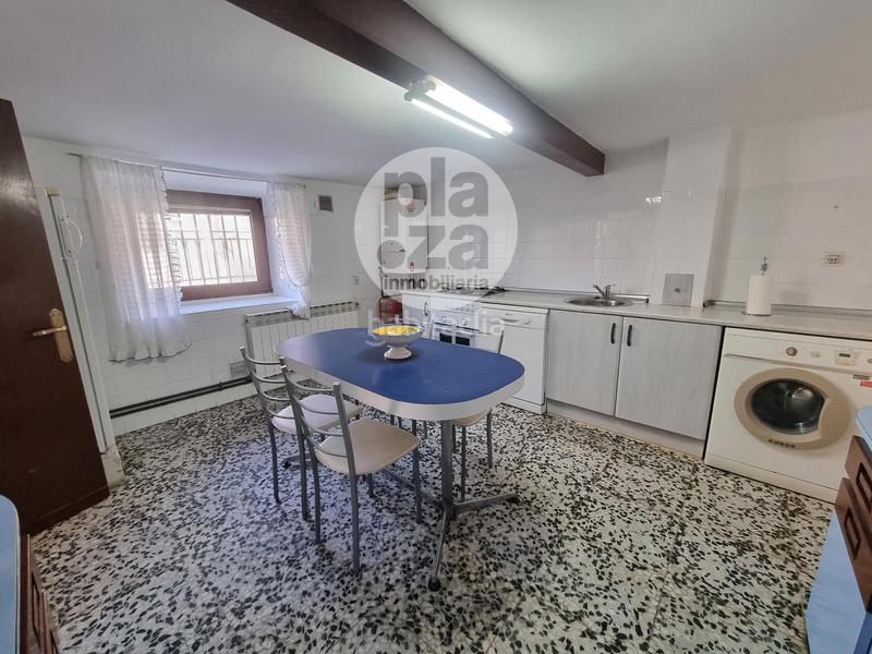 Foto ebb8d5a4-1ae4-41eb-85a4-721b24b6f8a8. Casa amb calefacció a Villafría - La Ventilla - Castañares Burgos