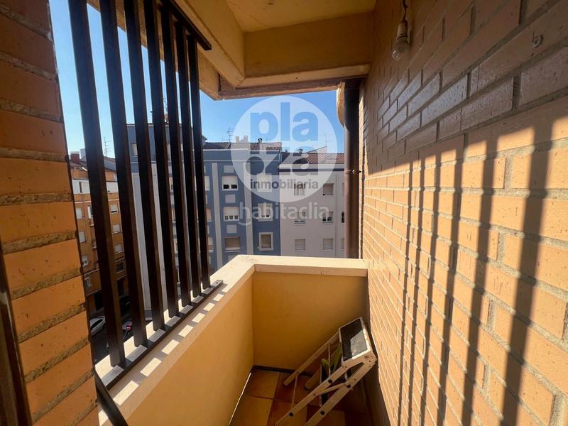 Foto ad70bf43-7a82-48dc-b4ed-e152bea07e8b. Alquiler piso San Pedro y San Felices antigua cámara en Burgos