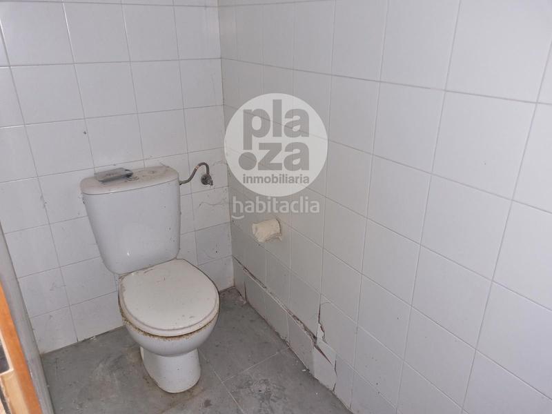 Foto 28c79391-8cbf-4b2c-8df7-995b55f1daa4. Alquiler local comercial amplio local en venta o alquiler junto al mercado sur. en Burgos