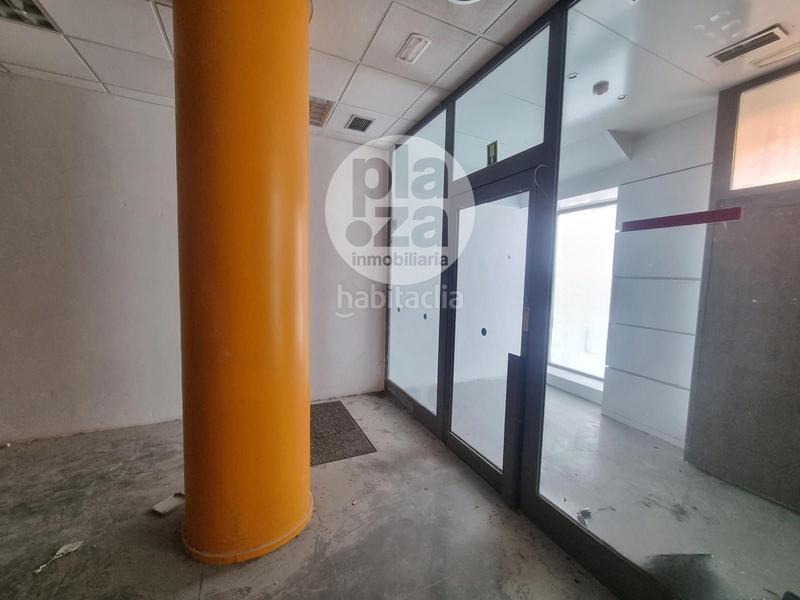Foto 3d8eb03a-f97d-4283-8e35-fb25dca28689. Alquiler local comercial amplio local en venta o alquiler junto al mercado sur. en Burgos
