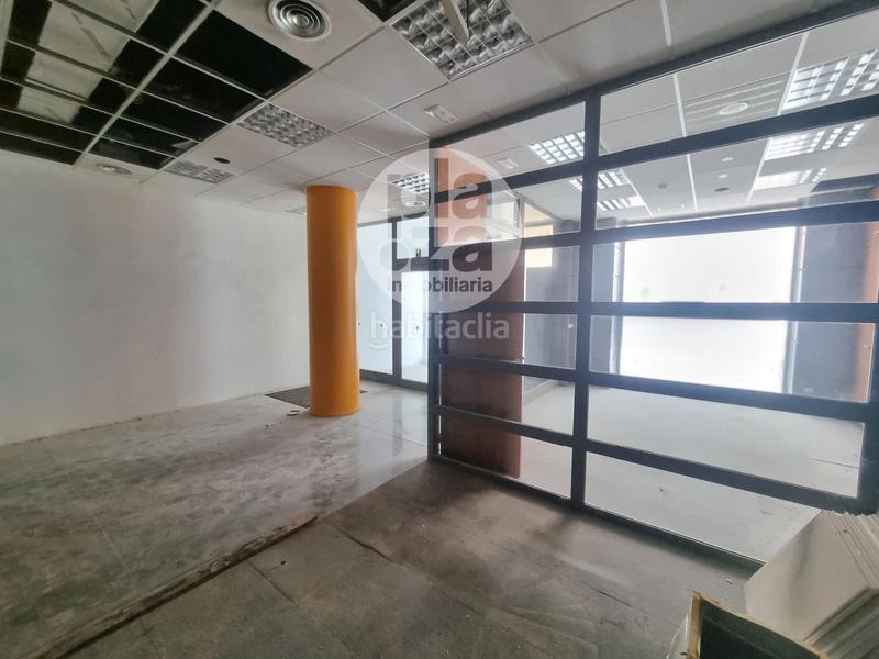 Foto 842ce7ff-ad0c-49be-ba9b-7ba48cb82c3e. Alquiler local comercial amplio local en venta o alquiler junto al mercado sur. en Burgos