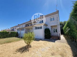Reihenhaus  San pedro cardeña. Amplio adosado en venta en carcedo de burgos.