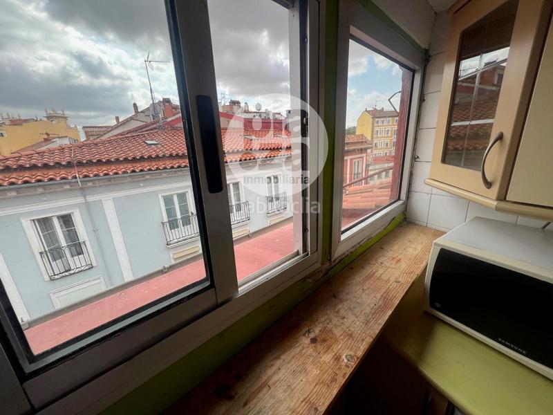 Foto 6473520d-8e9b-41d8-9e5d-f5507b7ee492. Piso calle sombrereria, 13 en Casco Antiguo Burgos