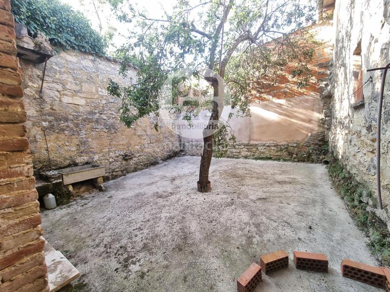 Foto 806d73bb-6f6c-4c00-ac33-bae702b78d8c. Casa amb calefacció aparcament a Quintanillas (Las)