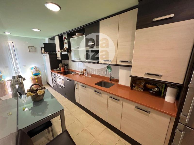 Foto abfefee7-a39b-4cfd-8016-1e59f9b68219. Duplex with heating in Casco Antiguo Burgos