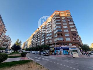 Appartement  Luis alberdi. Amplia vivienda en venta en gamonalcapiscol,