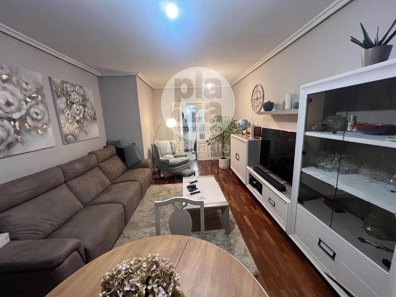 Foto 02afa0a7-6864-4725-8272-4d75ca2a8ef3. Flat with heating parking in Universidad - Las Huelgas Burgos