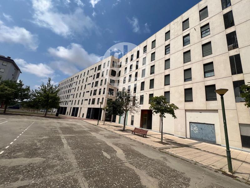 Foto 70c83586-1700-46de-a963-59a66e91b7d0. Flat with heating parking in Universidad - Las Huelgas Burgos