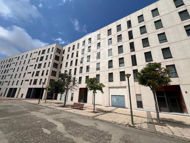 Foto fea7fda5-0e63-4ec4-96a7-5984a0b5863a. Flat with heating parking in Universidad - Las Huelgas Burgos