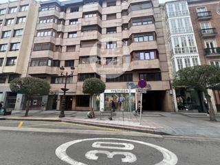 Parking coche  Vitoria. C principio calle vitoria
