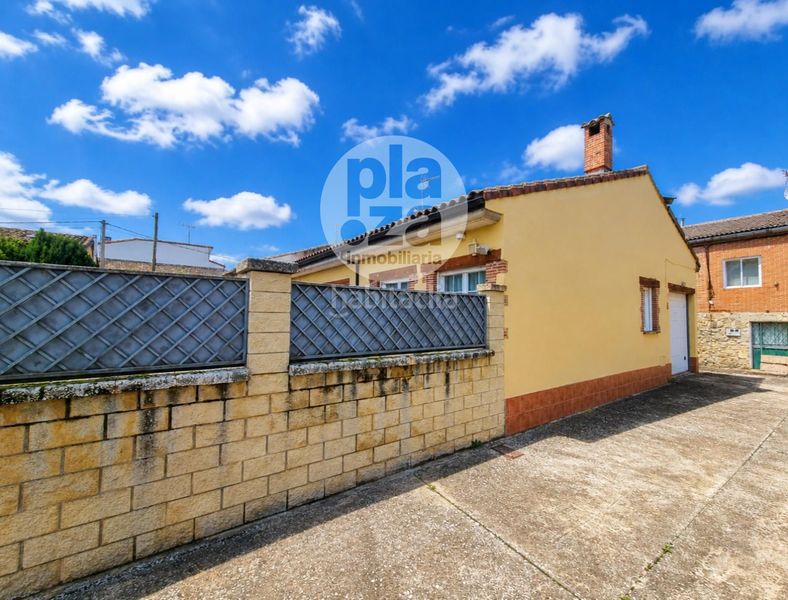 Foto 483efb3b-ee91-4480-9aba-cd9b5918e887. Casa amb calefacció aparcament piscina a Atapuerca