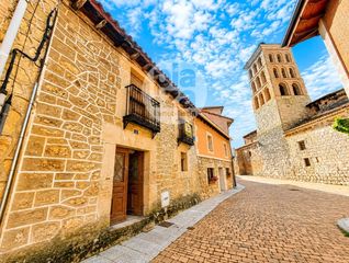 Haus  De la iglesia. Gran propiedad con encanto tradicional en el corazón de arcos de