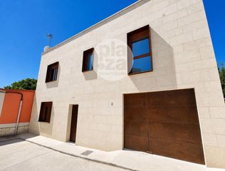 Maison  San blas. Amplia casa a estrenar en albillos  burgos