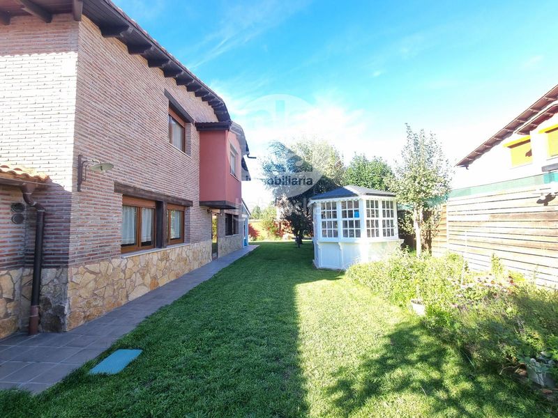 Foto f3d15883-8fde-4333-a5c9-def068a24ffa. Casa amb calefacció aparcament a Arcos