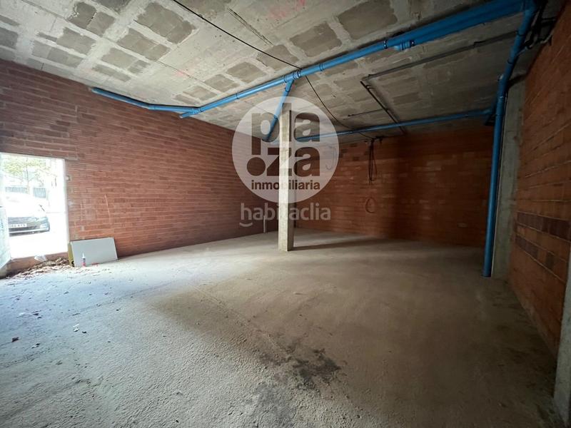 Foto b744d738-97fd-4f0c-84fa-9c23e4e3be3f. Alquiler local comercial c jose luis santamaria cellophane en Burgos