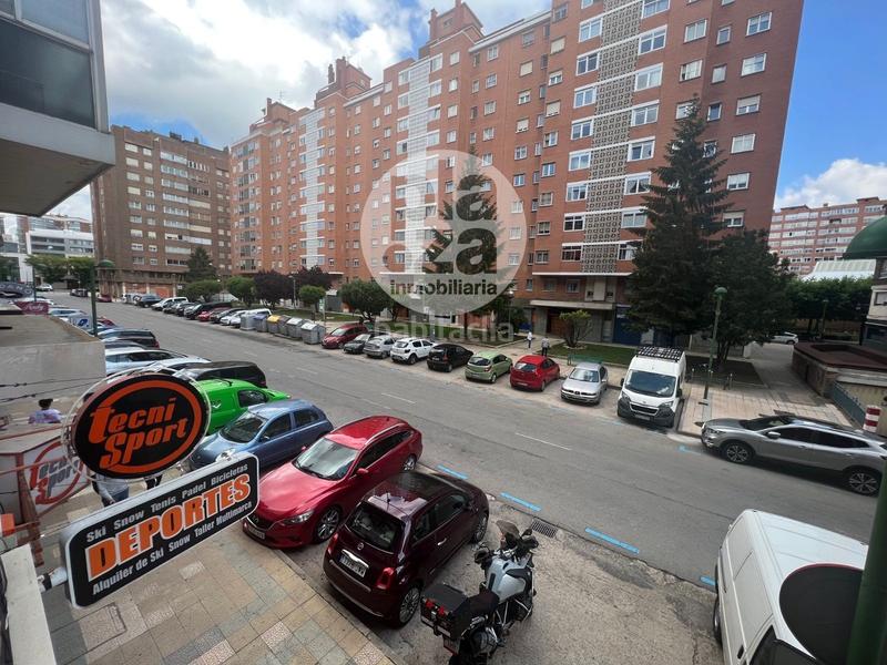 Foto a0922d92-fc13-47e3-a17e-ffdd41f8fbcf. Oficina avda.del vena junto juzgados en Reyes Católicos Burgos