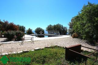 Masia a Huétor de Santillán. Casa rural en venta en válor