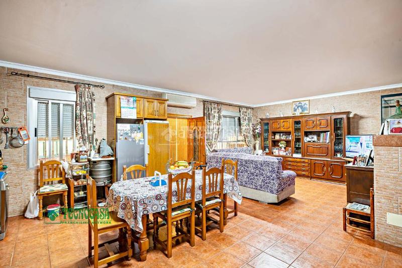 Foto cd1f3bda-b122-4127-a589-feee25e869c1. Casa amb aparcament a Dalías