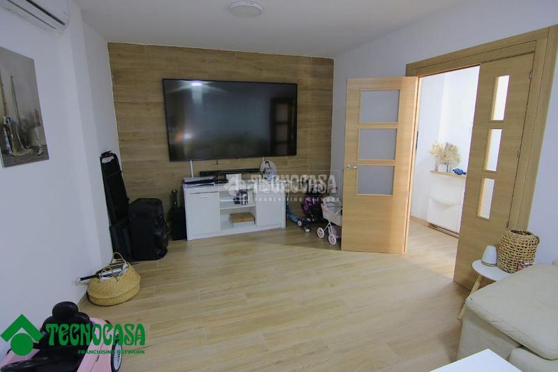 Foto edc0b2da-1e75-4e32-9674-a73936d3d857. Casa pareada casa en venta en Berja