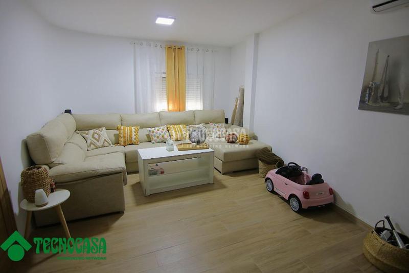 Foto fd58e328-f1b1-4da0-b87a-9ae5555cb0e9. Casa pareada casa en venta en Berja