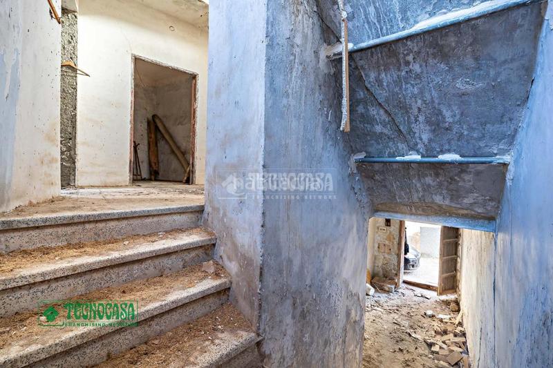 Foto d118e7a5-84eb-4fa4-84db-23b9e3678823. Casa pareada casa en venta en Alcolea