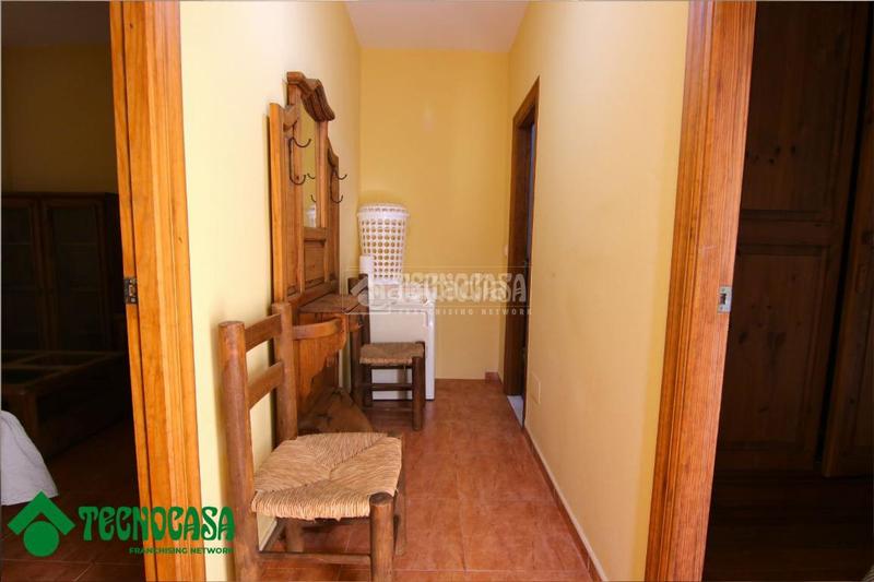 Foto b10e227a-9383-42c5-bdde-b080bb0357f2. Doppelhaus in Berja