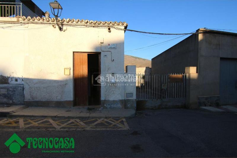 Foto 1b7764e6-30ae-47f6-a24f-acdbe8c37ac3. Casa aparellada a Dalías