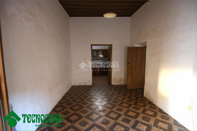 Foto 329b93b8-4058-4187-8f76-4d3baf5469c0. Casa aparellada a Dalías