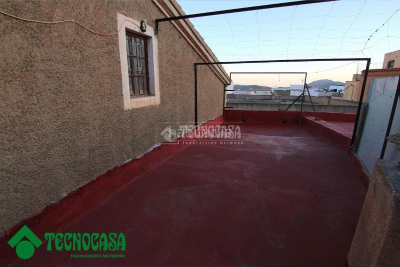 Foto 9544f9c1-20e3-46bf-a62c-485422b44f96. Casa aparellada a Dalías