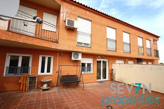 Pis a Real 1000. Excelente piso para entrar a vivir de 3 dormitorios, 2 baños, ga
