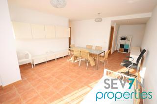 Pis en Real 1000. Excelente piso para entrar a vivir de 3 dormitorios, 1 bao, gar