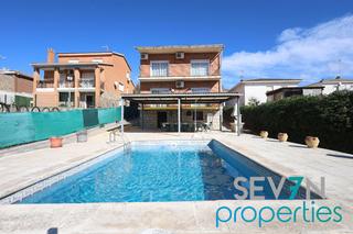 Chalet  Vigo 0. Excelente chalet completamente reformado con piscina!! 4 dormito