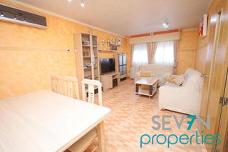 Casa adossada en Constitucion 00. Chalet pareado de esquina para entrar a vivir!! 3 dormitorios, 1