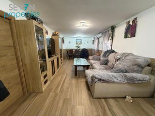 Casa adossada en Serrano 00. Impresinante casachalet en casco urbano. 6 dormitorios, 4 ba�os,